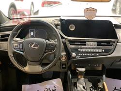 لێکزس ES